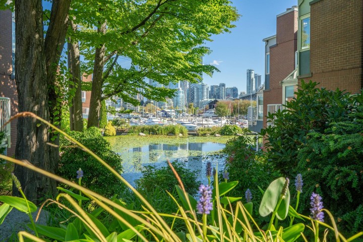 Photo 32 at 607 - 1508 Mariner Walk, False Creek, Vancouver West