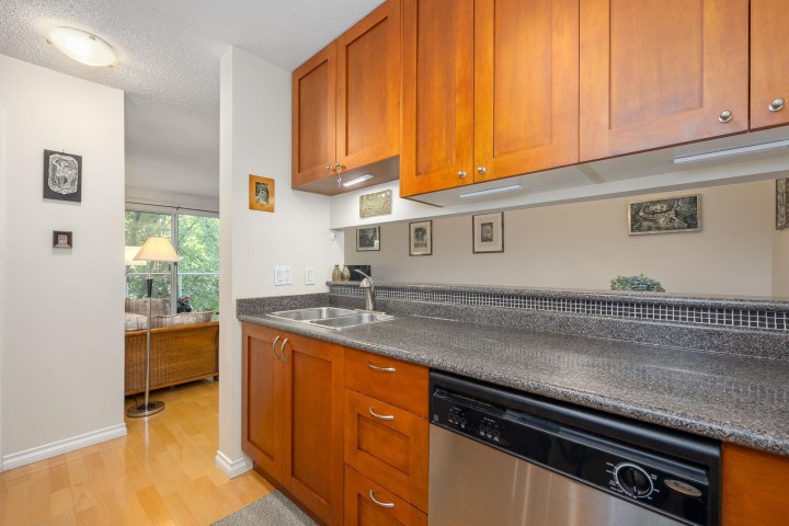 Photo 13 at 508 - 1508 Mariner Walk, False Creek, Vancouver West