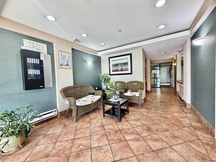 Photo 2 at 309 - 2677 E Broadway, Renfrew VE, Vancouver East