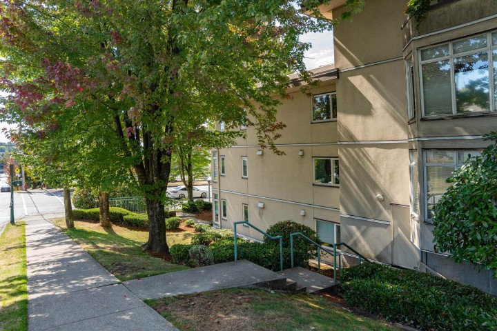 Photo 17 at 309 - 2677 E Broadway, Renfrew VE, Vancouver East