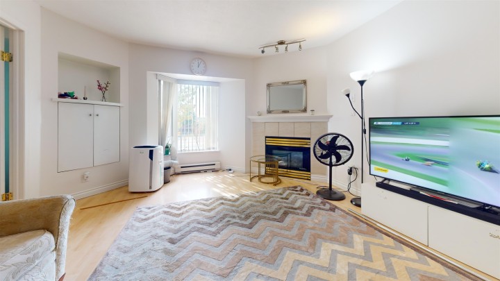 Photo 11 at 309 - 2677 E Broadway, Renfrew VE, Vancouver East