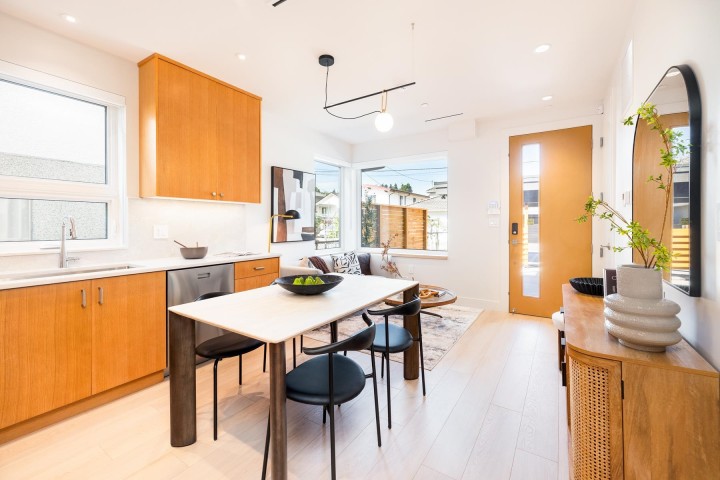 Photo 6 at 2 - 2995 Adanac Street, Renfrew VE, Vancouver East