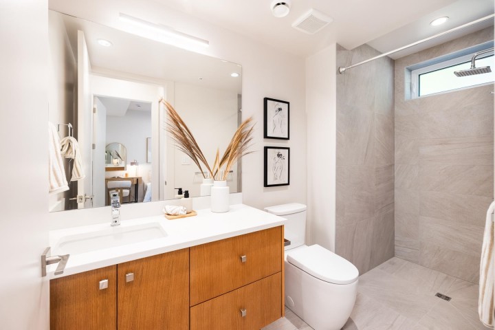 Photo 13 at 2 - 2995 Adanac Street, Renfrew VE, Vancouver East