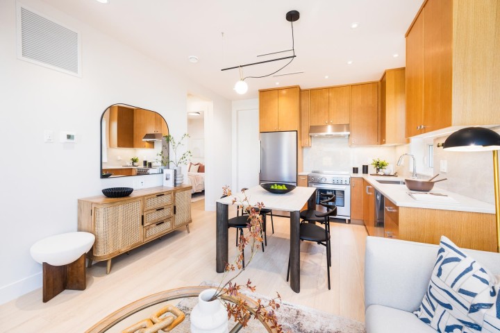 Photo 4 at 2 - 2995 Adanac Street, Renfrew VE, Vancouver East