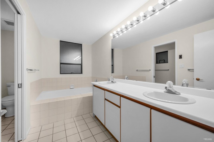 Photo 32 at 5317 Montiverdi Place, Caulfeild, West Vancouver
