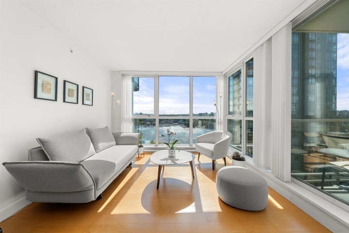 Photo 2 at 2002 - 1408 Strathmore Mews, Yaletown, Vancouver West