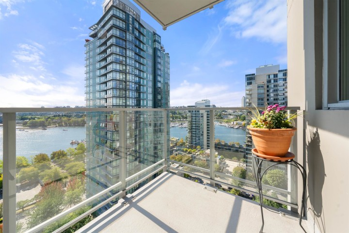 Photo 12 at 2002 - 1408 Strathmore Mews, Yaletown, Vancouver West