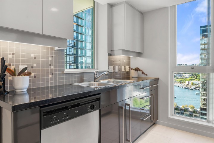 Photo 15 at 2002 - 1408 Strathmore Mews, Yaletown, Vancouver West