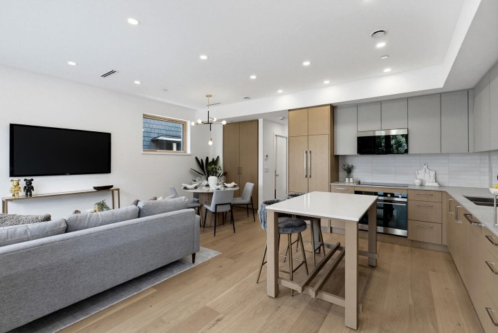 Photo 7 at 1 - 60 E 17th Avenue, Main, Vancouver East