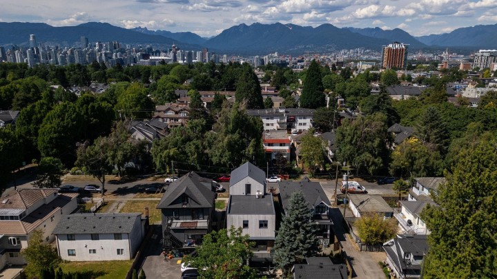 Photo 36 at 1 - 60 E 17th Avenue, Main, Vancouver East