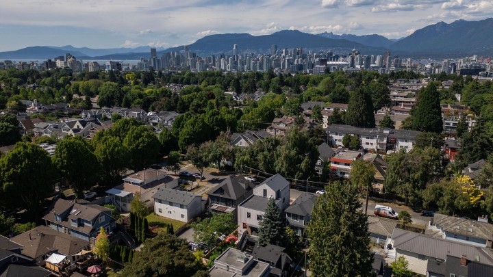 Photo 38 at 1 - 60 E 17th Avenue, Main, Vancouver East