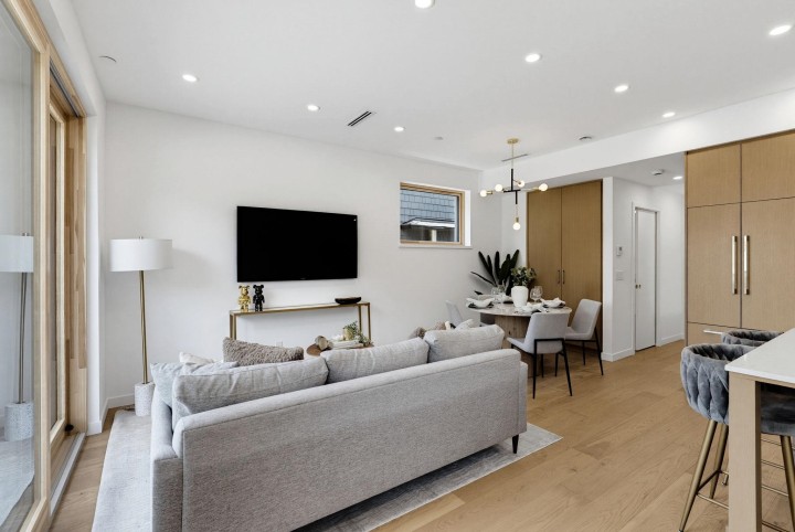 Photo 10 at 1 - 60 E 17th Avenue, Main, Vancouver East