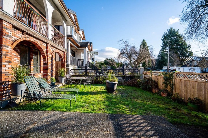 Photo 6 at 557 E 58th Avenue, South Vancouver, Vancouver East