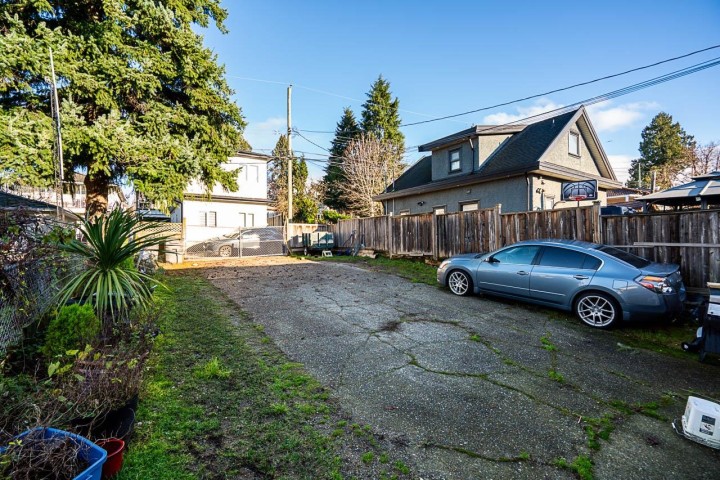 Photo 7 at 557 E 58th Avenue, South Vancouver, Vancouver East