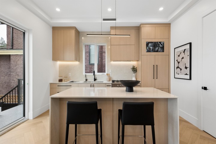 Photo 12 at 2 - 3637 E 46th Avenue, Killarney VE, Vancouver East