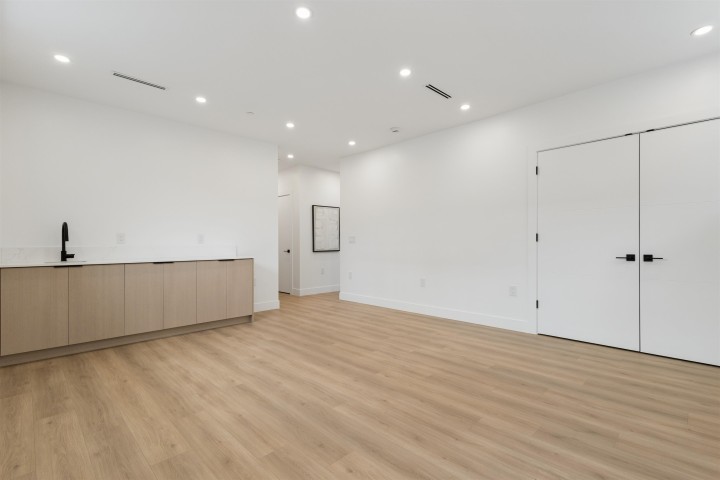 Photo 32 at 2 - 3637 E 46th Avenue, Killarney VE, Vancouver East
