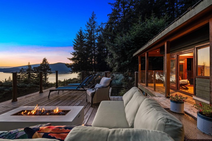 Photo 1 at 505 Upper Bayview Road, Lions Bay, West Vancouver