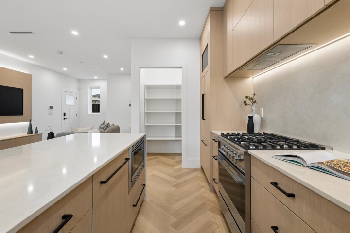 Photo 5 at 2 - 3639 E 46th Avenue, Killarney VE, Vancouver East