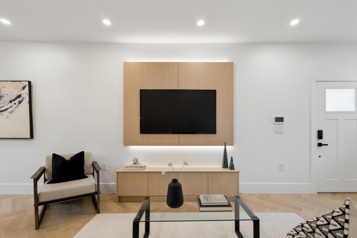 Photo 9 at 2 - 3639 E 46th Avenue, Killarney VE, Vancouver East
