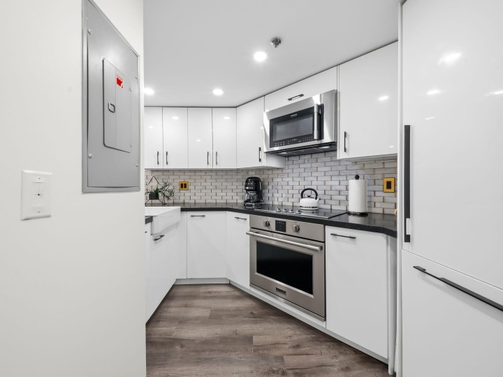 Photo 10 at 102 - 1550 Sw Marine Drive, Marpole, Vancouver West