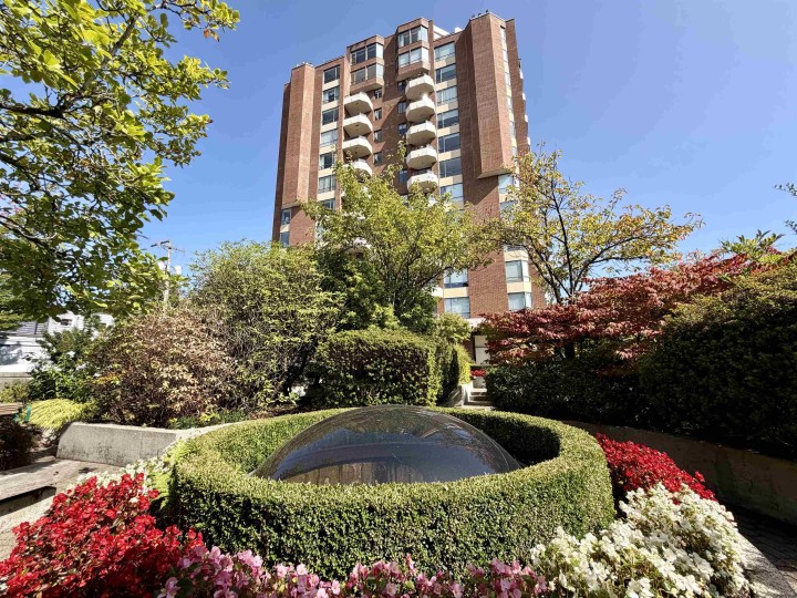 Photo 1 at 302 - 2189 W 42nd Avenue, Kerrisdale, Vancouver West