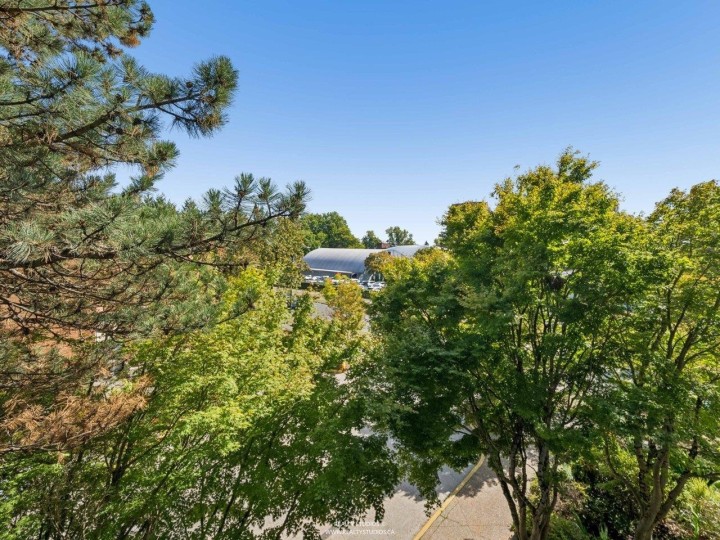 Photo 35 at 302 - 2189 W 42nd Avenue, Kerrisdale, Vancouver West