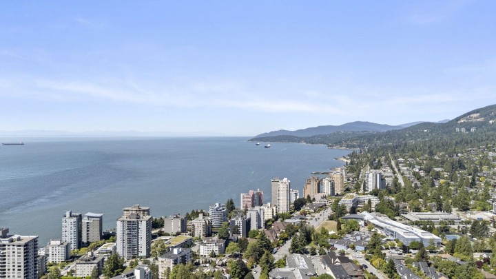 Photo 24 at 504 - 1750 Esquimalt Avenue, Ambleside, West Vancouver