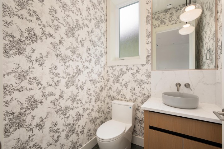 Photo 12 at 1 - 3645 Dundas Street, Hastings Sunrise, Vancouver East
