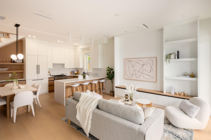 Photo 3 at 1 - 3645 Dundas Street, Hastings Sunrise, Vancouver East