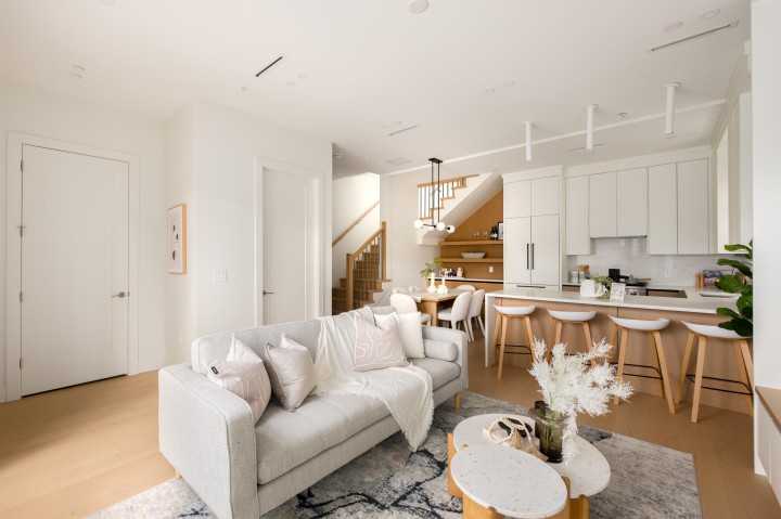 Photo 4 at 1 - 3645 Dundas Street, Hastings Sunrise, Vancouver East