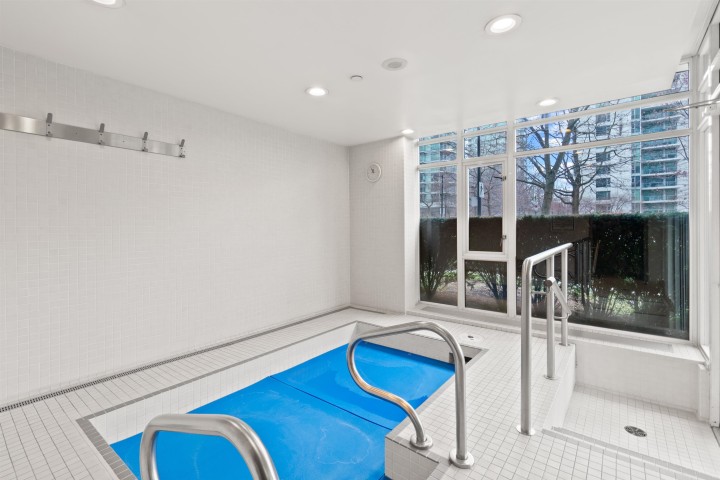 Photo 33 at 902 - 1650 Bayshore Drive, Coal Harbour, Vancouver West
