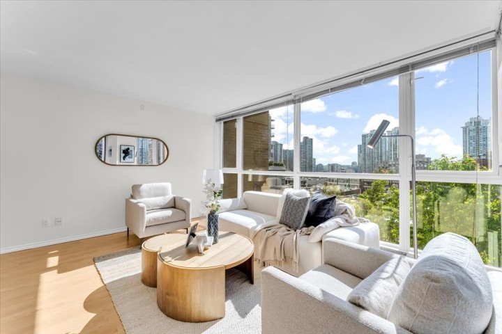 Photo 2 at 708 - 1188 Richards Street, Yaletown, Vancouver West