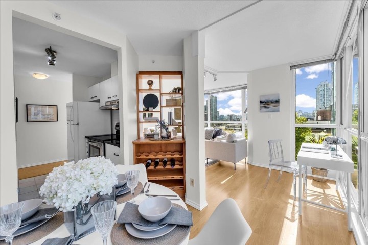 Photo 15 at 708 - 1188 Richards Street, Yaletown, Vancouver West