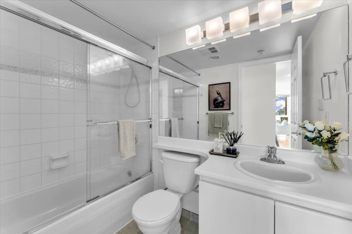 Photo 25 at 708 - 1188 Richards Street, Yaletown, Vancouver West