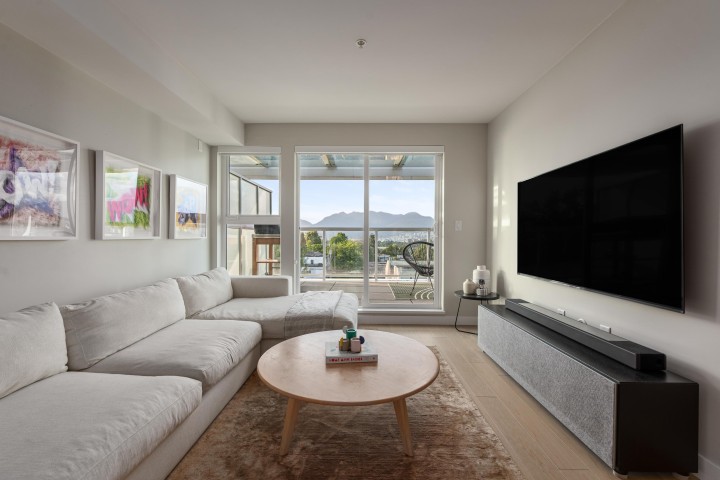 Photo 4 at 406 - 2508 Fraser Street, Mount Pleasant VE, Vancouver East