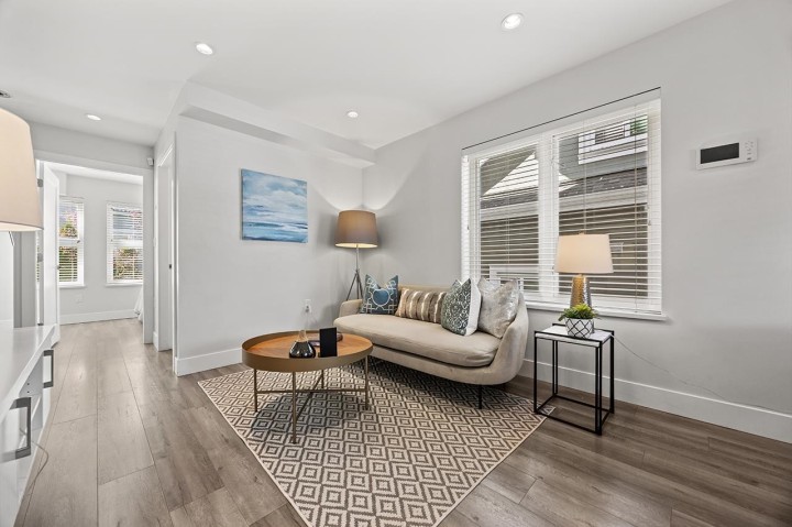 Photo 3 at 5440 Rhodes Street, Collingwood VE, Vancouver East