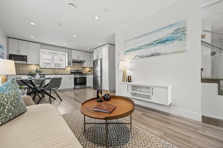 Photo 5 at 5440 Rhodes Street, Collingwood VE, Vancouver East