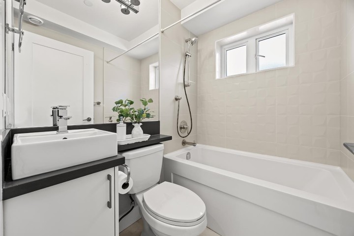 Photo 11 at 5440 Rhodes Street, Collingwood VE, Vancouver East