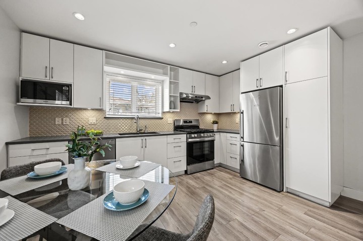 Photo 8 at 5440 Rhodes Street, Collingwood VE, Vancouver East