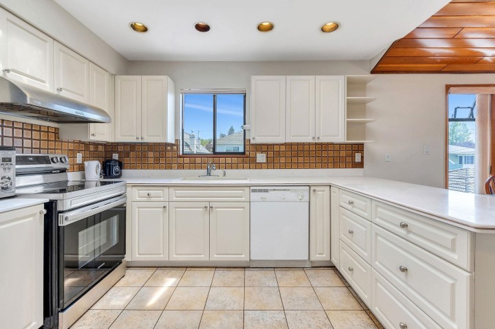 Photo 7 at 2718 W 19th Avenue, Arbutus, Vancouver West