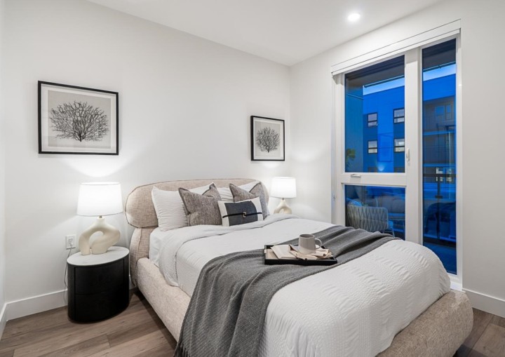 Photo 4 at 201 - 422 Lakewood Drive, Hastings, Vancouver East