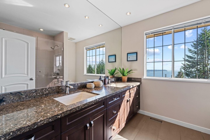 Photo 23 at 3845 Southridge Avenue, Bayridge, West Vancouver