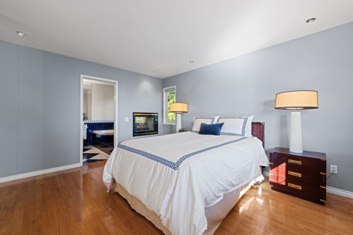 Photo 17 at 3845 Southridge Avenue, Bayridge, West Vancouver