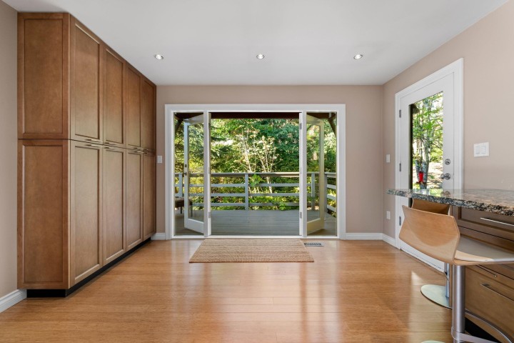 Photo 12 at 3845 Southridge Avenue, Bayridge, West Vancouver