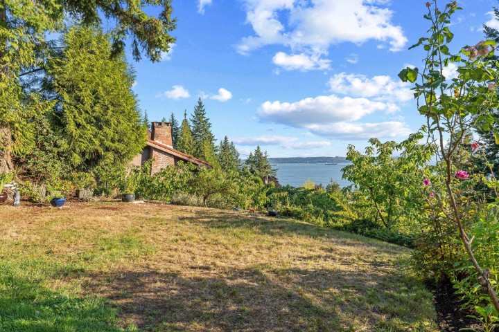 Photo 26 at 3845 Southridge Avenue, Bayridge, West Vancouver
