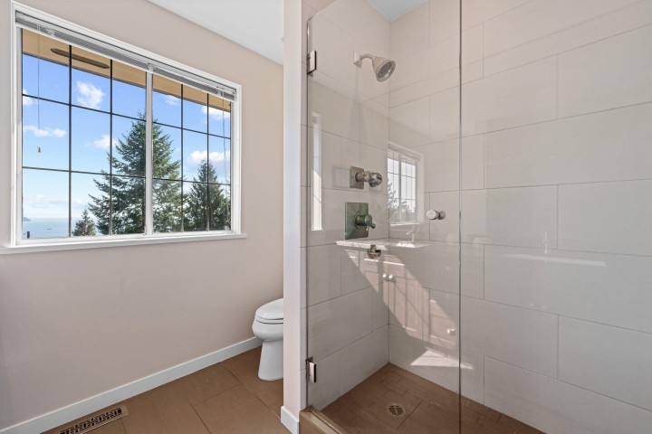 Photo 22 at 3845 Southridge Avenue, Bayridge, West Vancouver