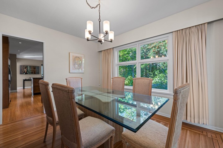 Photo 5 at 3845 Southridge Avenue, Bayridge, West Vancouver