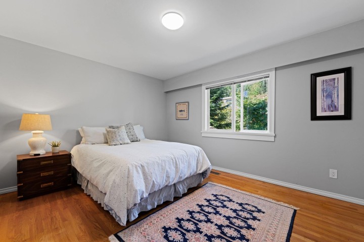 Photo 20 at 3845 Southridge Avenue, Bayridge, West Vancouver