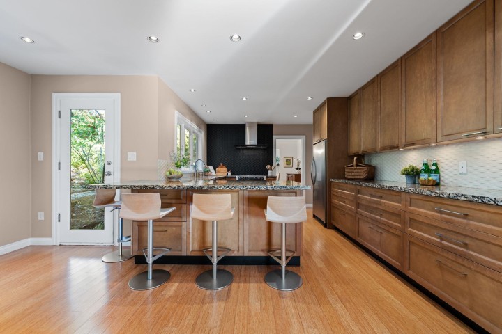 Photo 11 at 3845 Southridge Avenue, Bayridge, West Vancouver