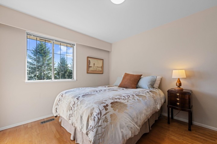 Photo 21 at 3845 Southridge Avenue, Bayridge, West Vancouver